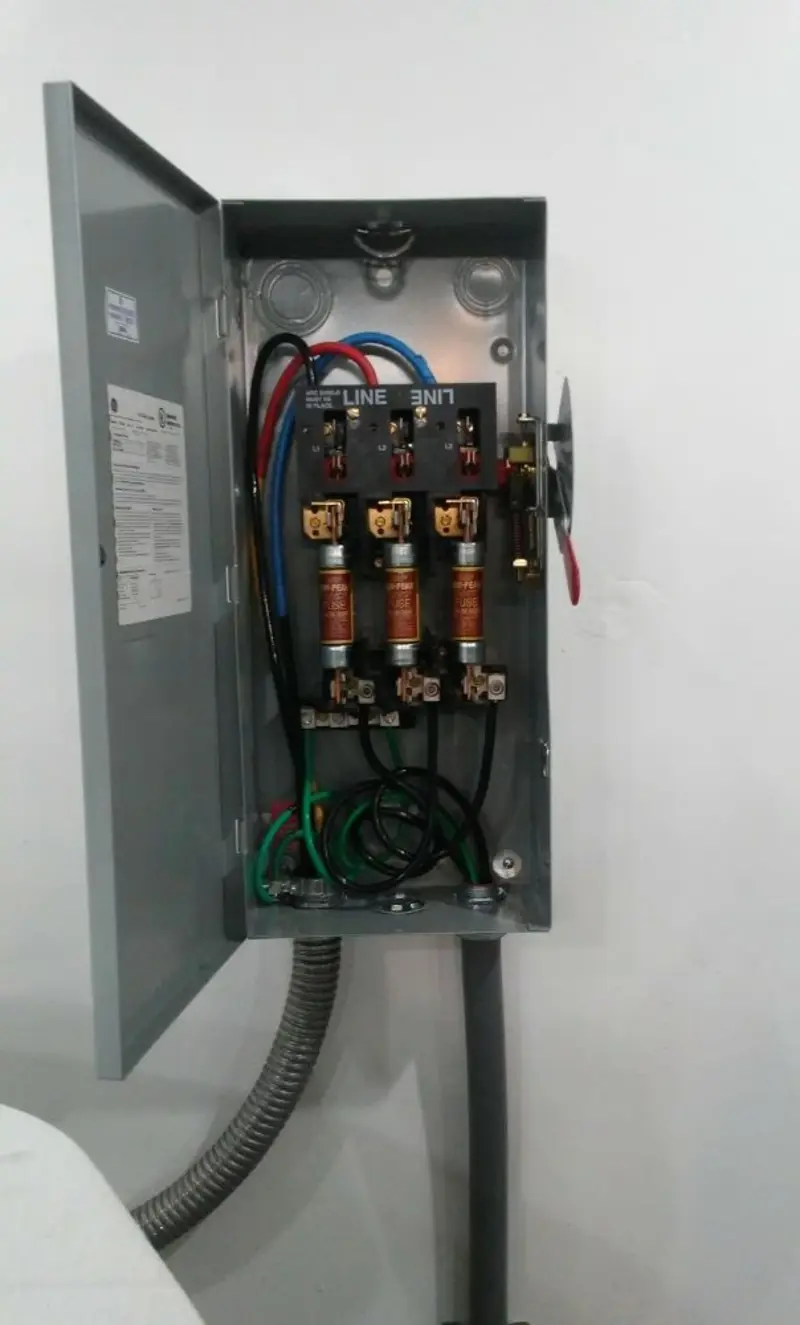 Three-phase disconnect switch installed for Smoke Detector Installation in Shannon Hills
